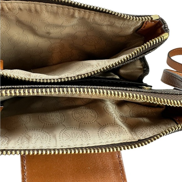 Michael Kors All-In-One Crossbody Bag in Saffiano & Vachetta Leather - Picture 7 of 7